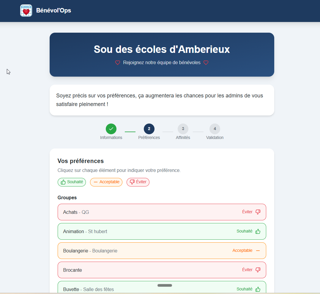 Page publique de candidature bénévole dans BenevolOps avec le nom de l'association et le formulaire d'inscription